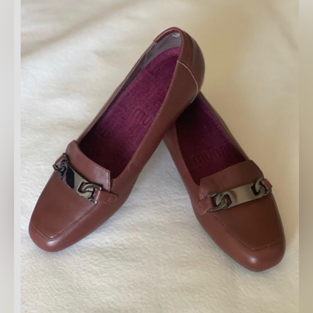 Munro Leather Blair Bit Loafers in Russell Brown Size: 8.5 - Picture 4 of 11